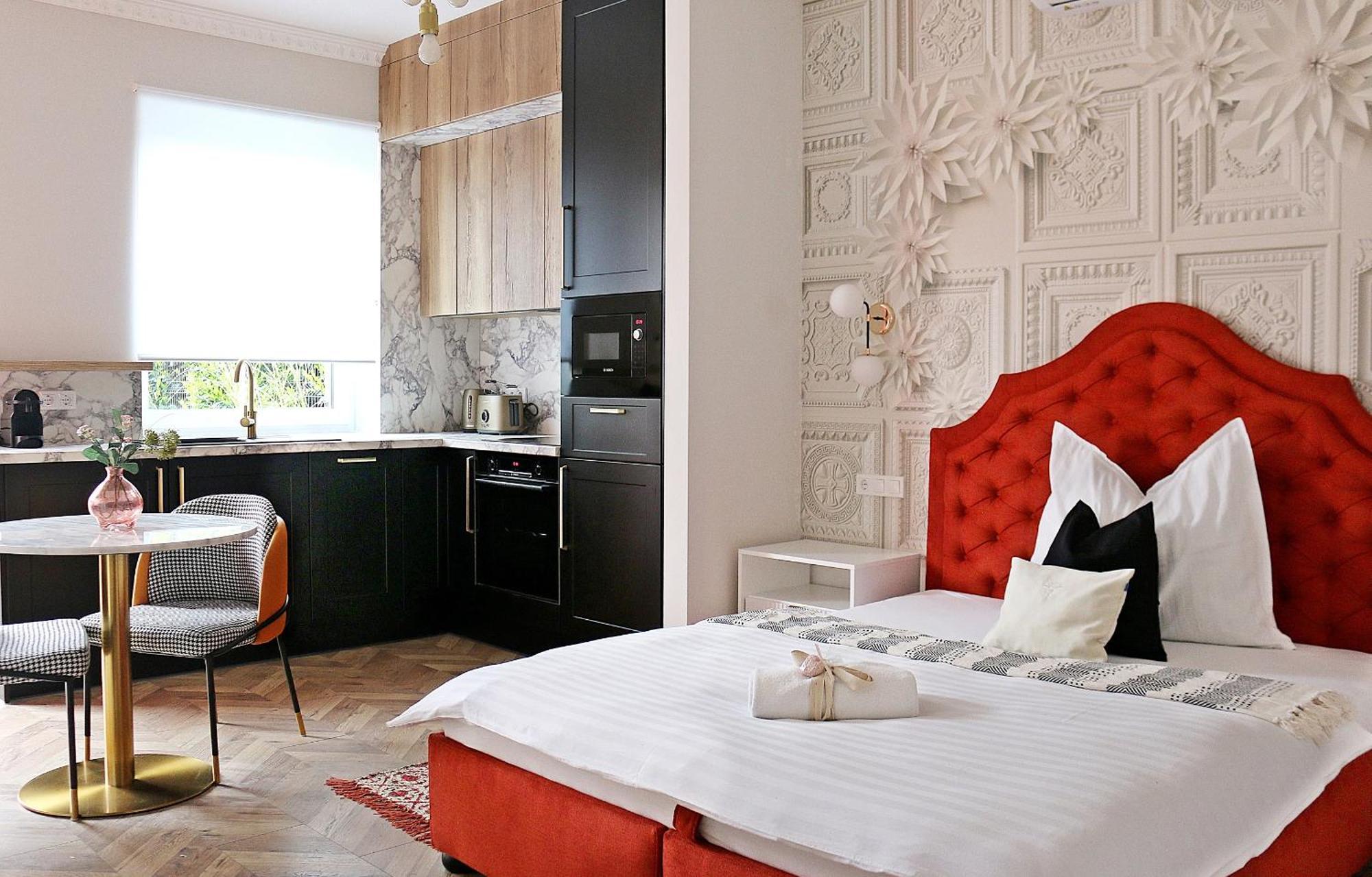 The Doors Luxury Apartment Мошонмадьяровар Экстерьер фото